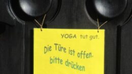 Yoga tut gut.